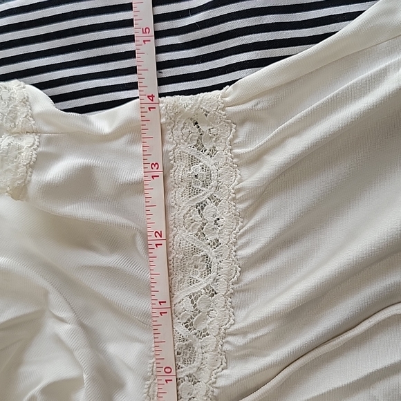 Miss Elaine S Cream Vintage Nightgown - Picture 5 of 5